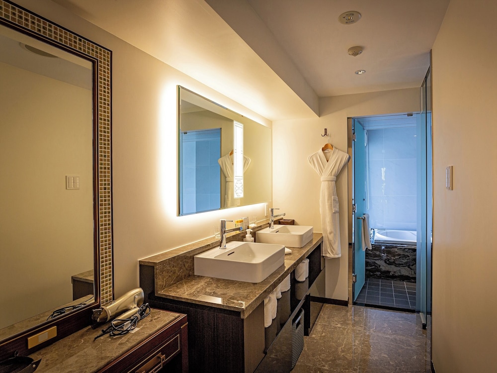 【プレミアコーナーツイン】3-7階／47.8平米 客室1 | 沖縄かりゆしリゾートEXES那覇