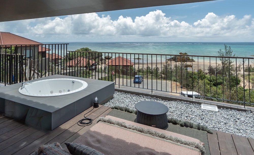 プレミアム ツインルーム バルコニーからの眺望0 | ザ・ひらまつ ホテルズ & リゾーツ 宜野座