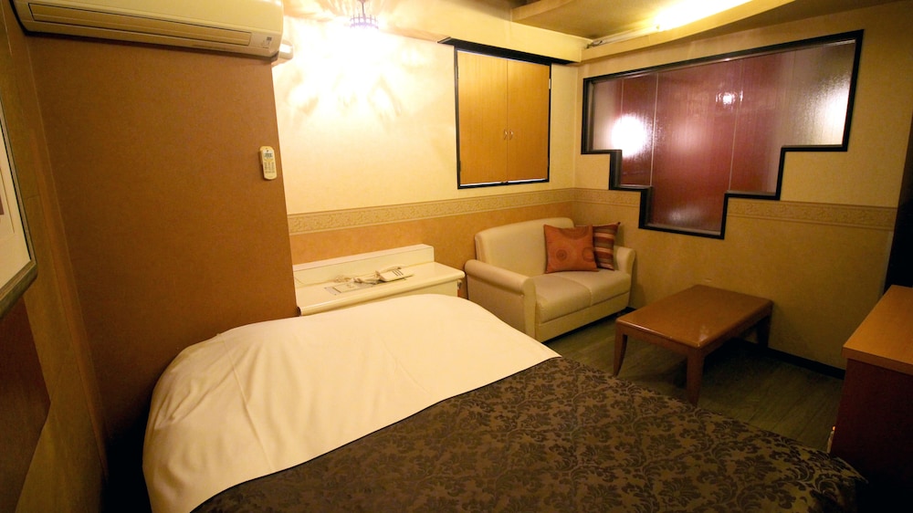 スタンダードダブルルーム (眺望指定なし) 客室1 | ホテル ミュー - 大人限定