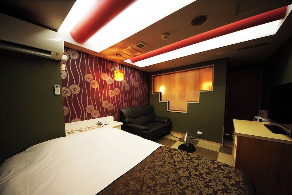 スタンダードダブルルーム (眺望指定なし) 客室3 | ホテル ミュー - 大人限定