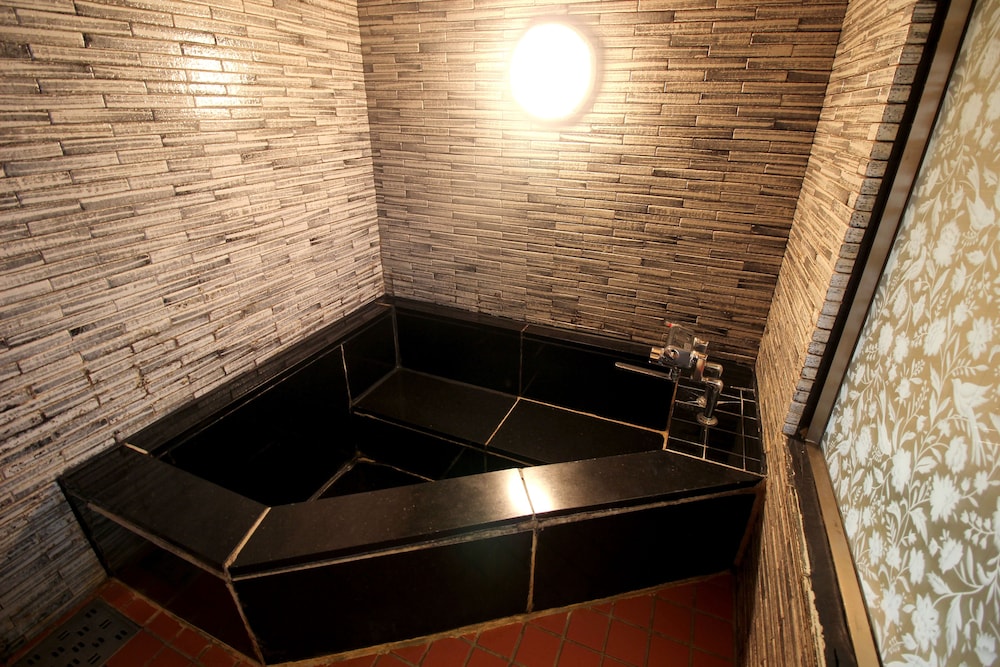 スタンダードダブルルーム (スカイツリービュー) 深めの浴槽0 | ホテル ミュー - 大人限定