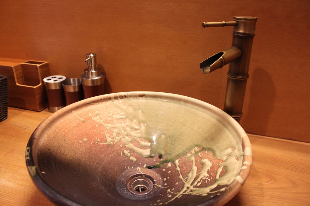 一棟貸し バスルームのシンク0 | K's Villa 飛騨庵