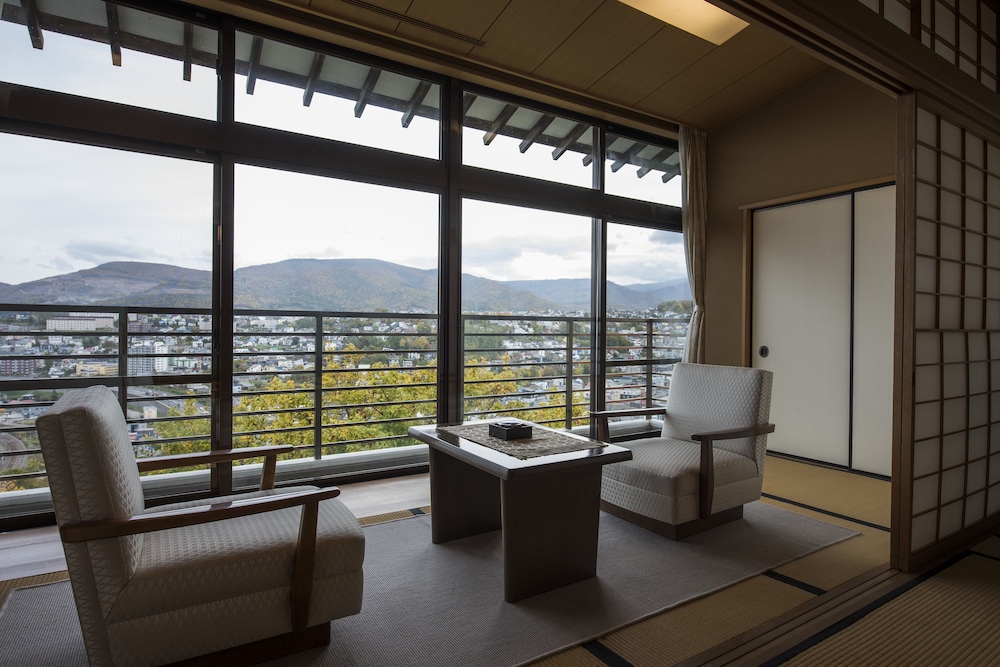 本館和室 「銀嶺」 客室1 | 料亭湯宿 銀鱗荘