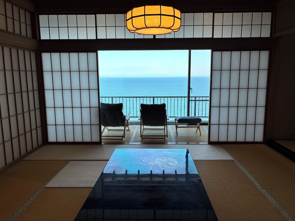 新館 特別和洋室 客室16 | 料亭湯宿 銀鱗荘