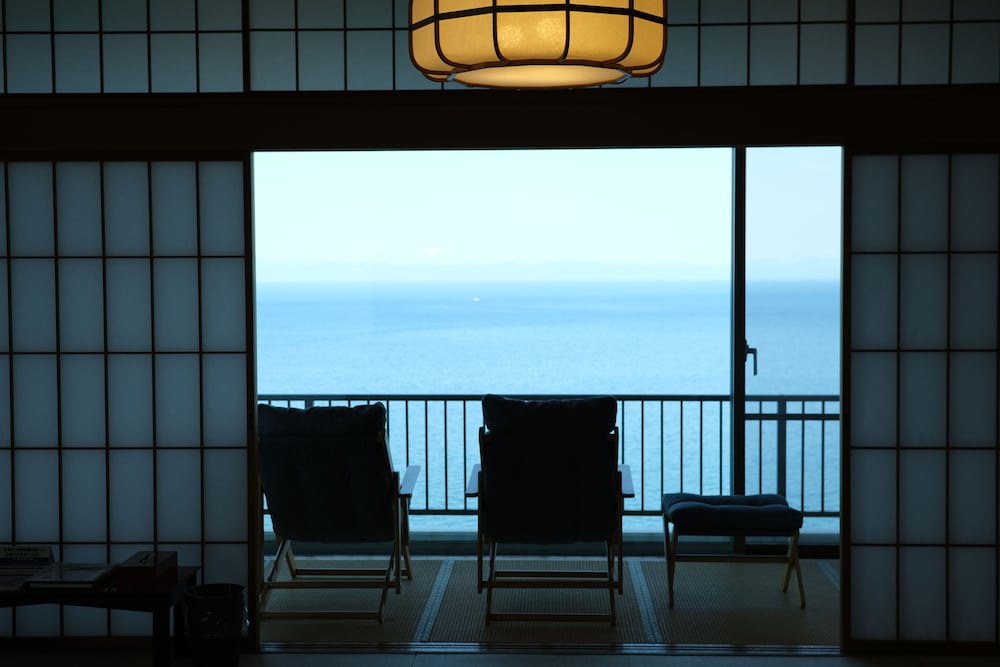 新館 特別和洋室 客室9 | 料亭湯宿 銀鱗荘