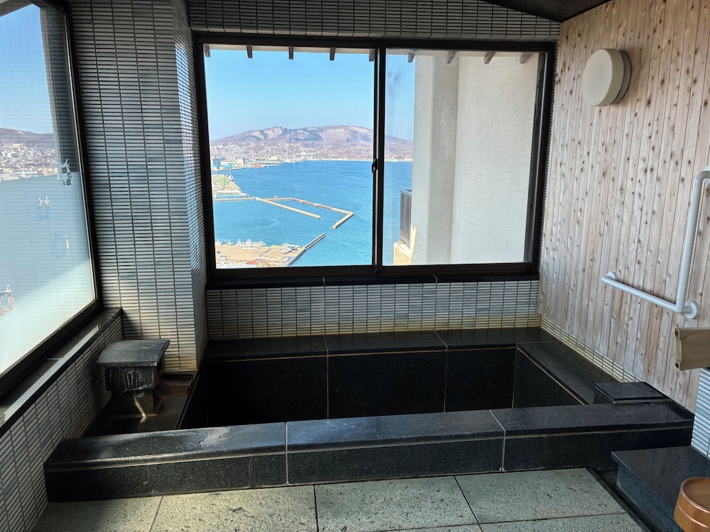 新館 特別和洋室 客室18 | 料亭湯宿 銀鱗荘