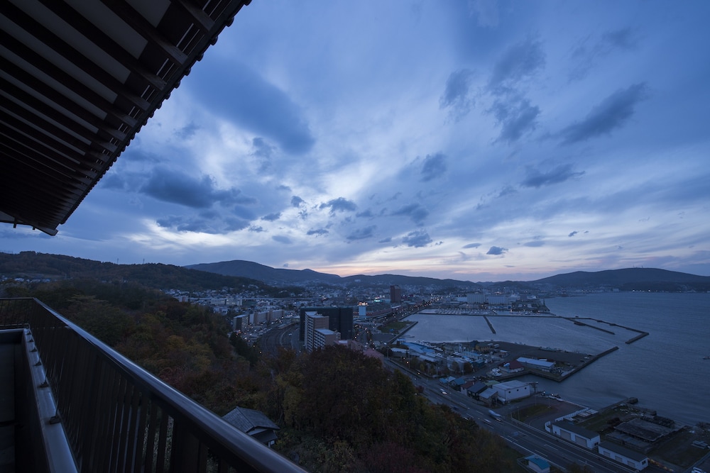 新館 特別和洋室 ビーチ / オーシャン ビュー0 | 料亭湯宿 銀鱗荘