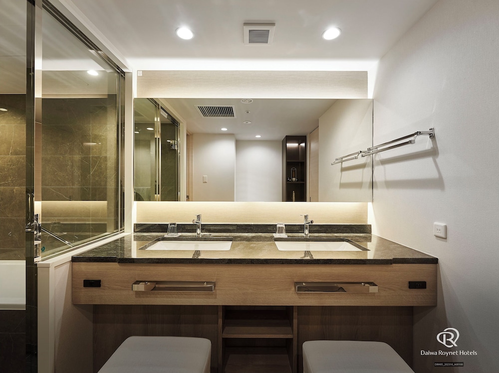 ジュニアスイート 禁煙 バスルーム1 | DEL style 大阪心斎橋 by Daiwa Roynet Hotel
