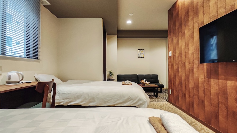 コンフォート ツインルーム 客室6 | レジャリーホーム 難波