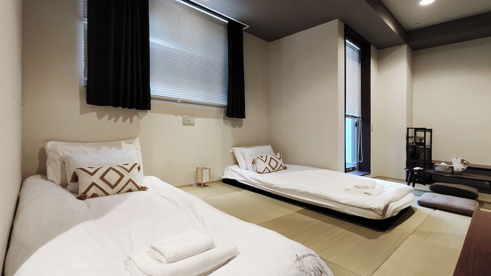 和風ダブルルーム 客室1 | レジャリーホーム 難波