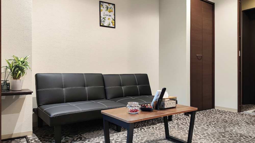 コンフォート ツインルーム 客室8 | レジャリーホーム 難波