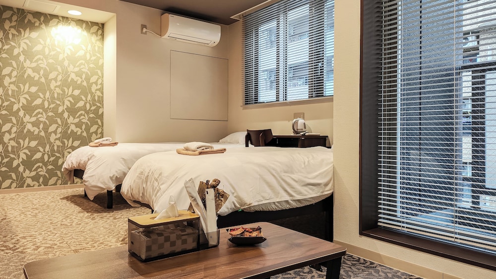 客室1 | レジャリーホーム 難波