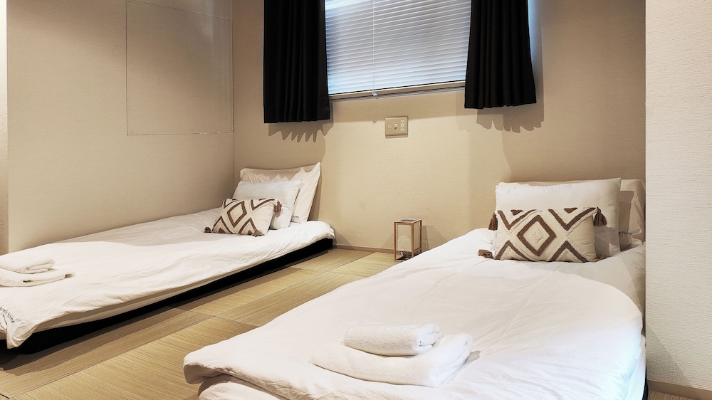 和風ダブルルーム 客室2 | レジャリーホーム 難波