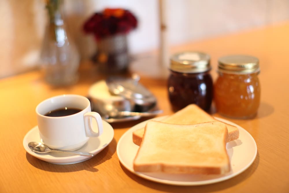 クイーンルーム 禁煙 客室1 | ホテル横須賀