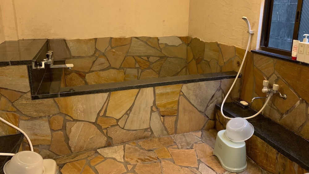 ファミリー 4 人部屋 バスルーム2 | Hostel Marika