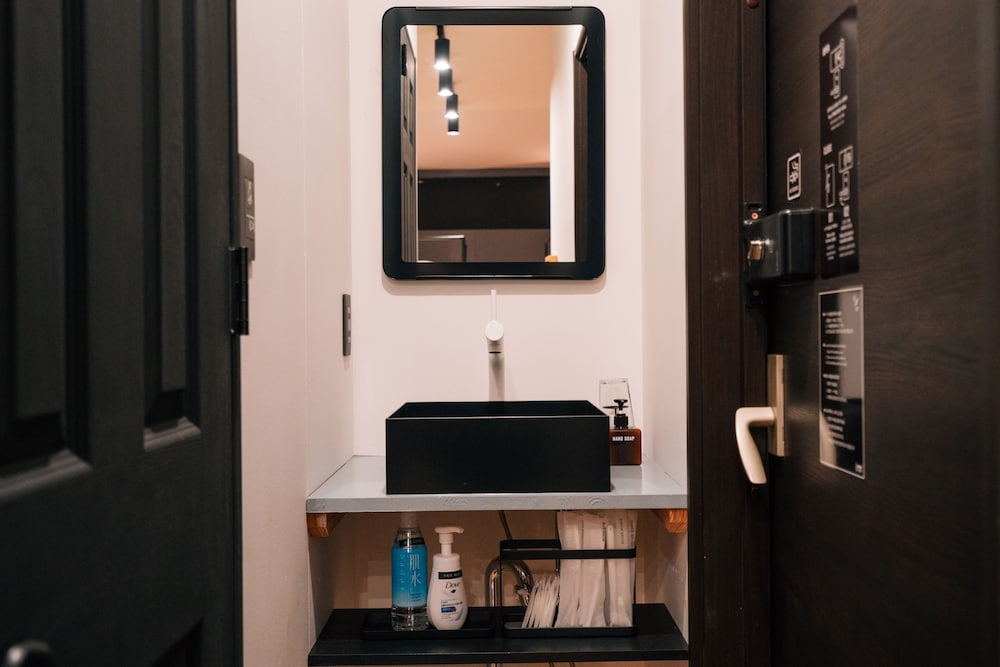 スタンダード ダブルルーム ダブルベッド 2 台 禁煙 バスルーム1 | mizuka Daimyo 3 ‐unmanned hotel‐