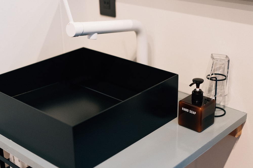 デラックス スタジオ ベッド (複数台) 簡易キッチン バスルーム1 | mizuka Daimyo 3 ‐unmanned hotel‐