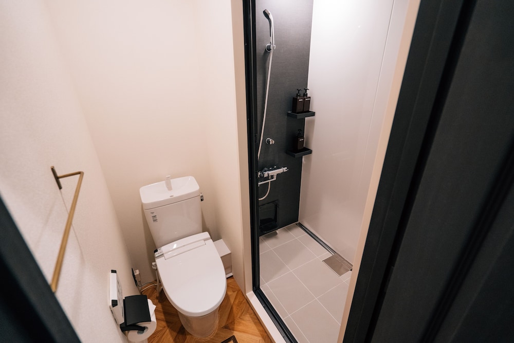 デラックス スタジオ ベッド (複数台) 簡易キッチン バスルーム0 | mizuka Daimyo 3 ‐unmanned hotel‐