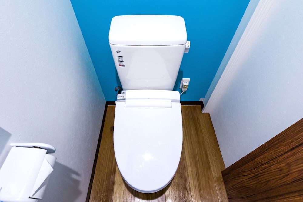 ツインルーム バスルームの設備1 | Mr.KINJO in URUMA