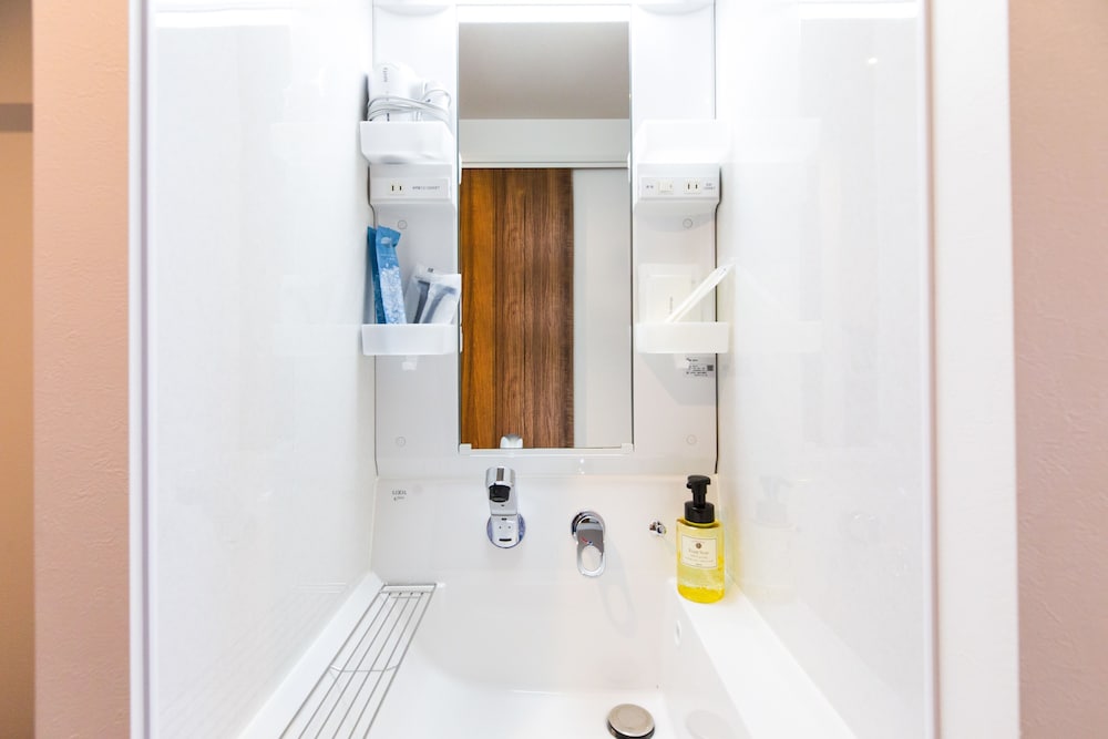 ダブルルーム バスルーム1 | Mr.KINJO in URUMA