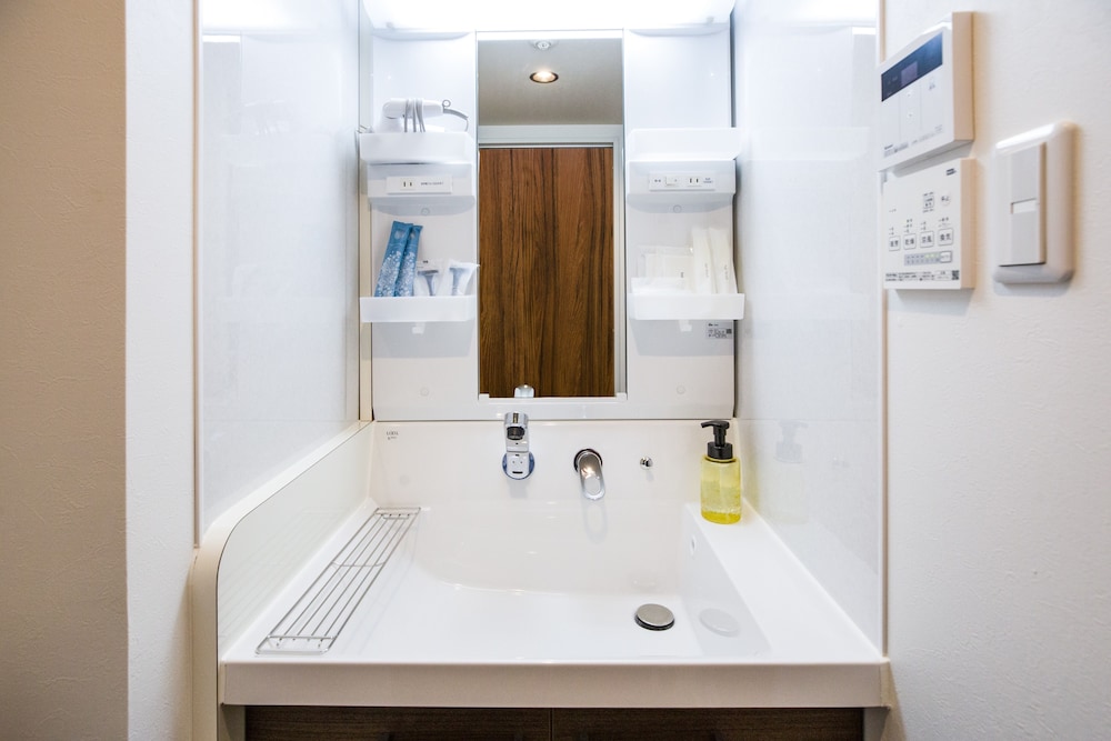 ツインルーム バスルームの設備0 | Mr.KINJO in URUMA