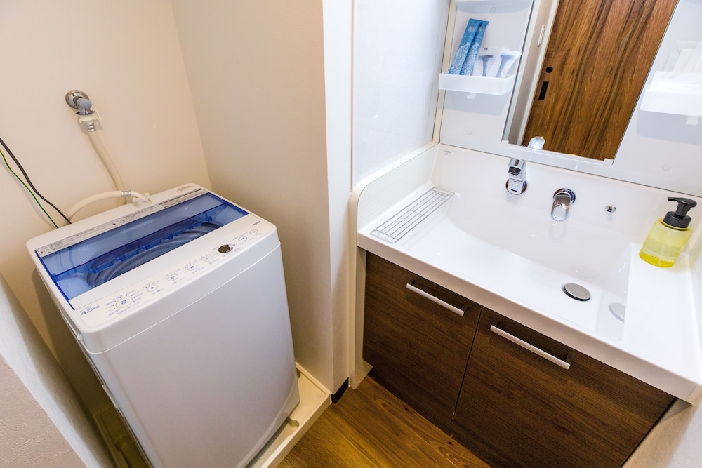 ツインルーム バスルームのシンク0 | Mr.KINJO in URUMA