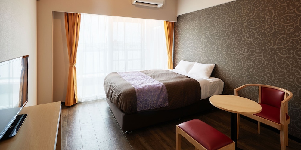 スタンダード ダブルルーム ダブルベッド 1 台 禁煙 | ミチ旅ホテル 読谷