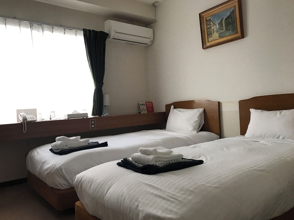 ベーシック ツインルーム | 湯の川温泉 ホテル雨宮館