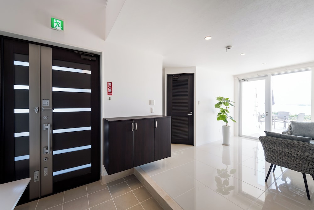 内部エントランス1 | VIAUL Ocean Resort KOURI