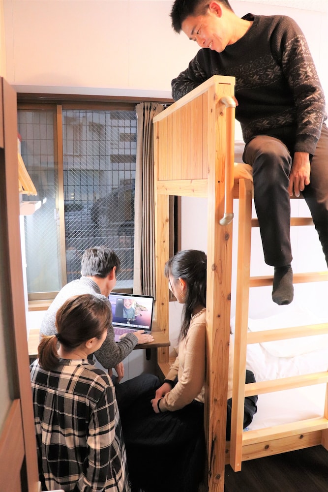 セミプライベートルーム 4人利用 二段ベッド2台 禁煙 客室2 | JAM HOSTEL博多駅前