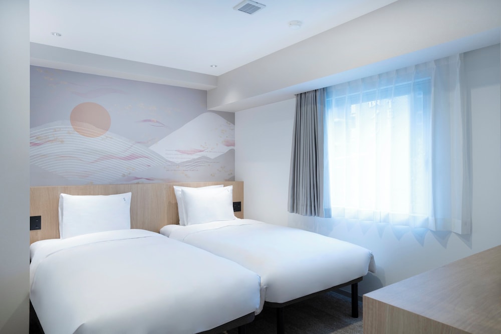 スタンダード ルーム シングルベッド 2 台 客室1 | ガーナーホテル京都四条烏丸 by IHG