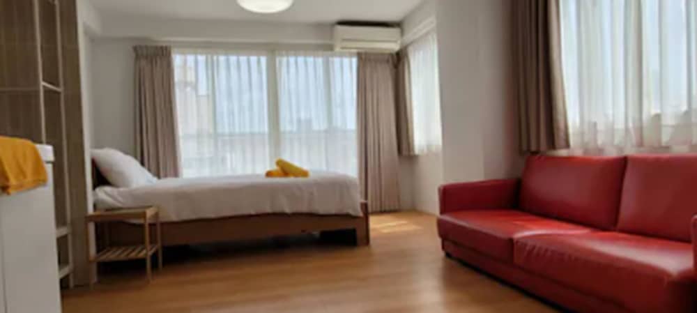 4 人部屋 禁煙 (601or with view or the Top floor) 客室1 | Rhodes Kagurazaka Hotel