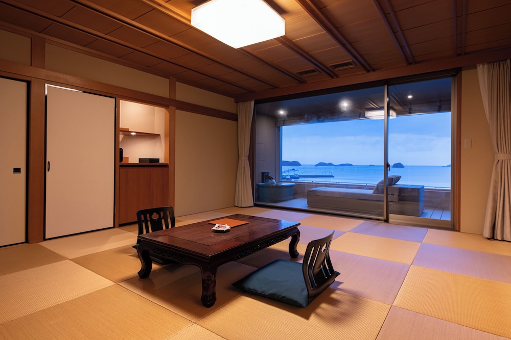 コーナー和室 源泉オーシャン露天【禁煙】 部屋からの景観0 | 壱岐リトリート 海里村上 by 温故知新