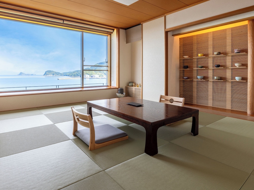 海里スイート 源泉オーシャン露天【禁煙】 客室1 | 壱岐リトリート 海里村上 by 温故知新