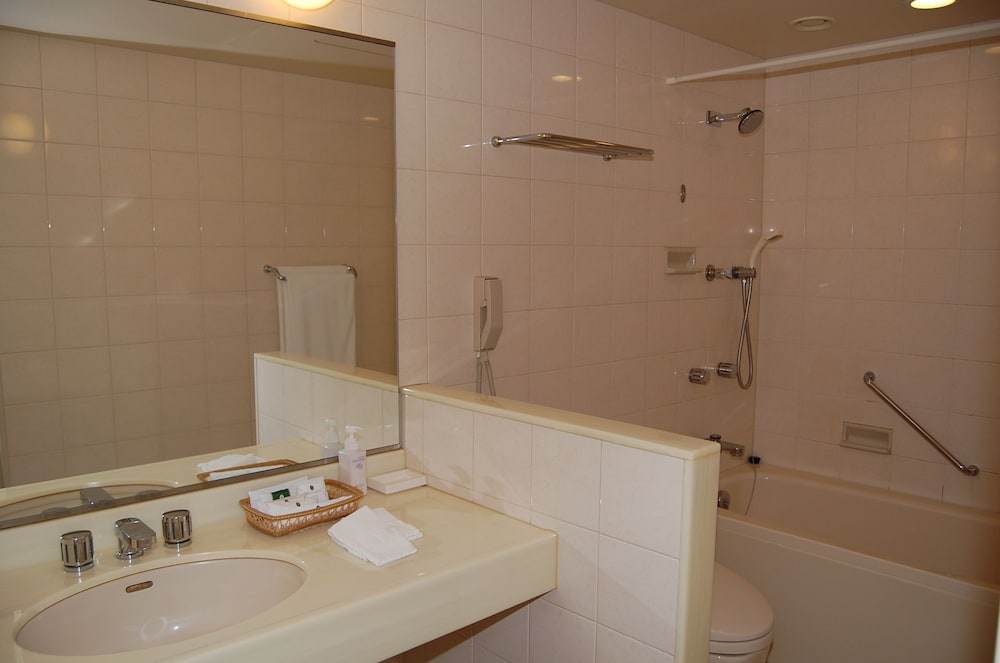 ツイン ガーデンビュー バスルーム0 | ルークプラザホテル