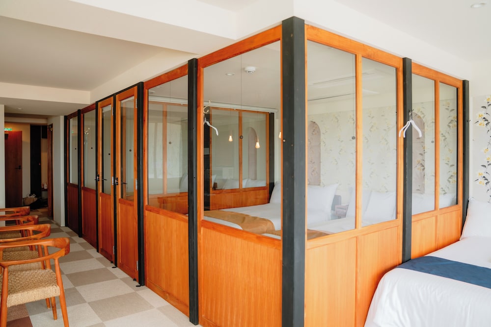 エグゼクティブ コンドミニアム 3 ベッドルーム 禁煙 客室2 | ブルー ステーキ ワンダー ナガハマ