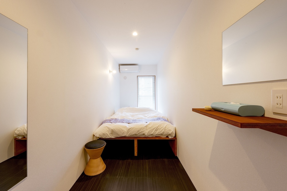 スタンダード ダブルルーム 共用バスルーム 客室2 | plat hostel keikyu asakusa karin