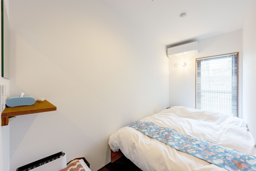 スモール ダブルルーム 共用バスルーム | plat hostel keikyu asakusa karin