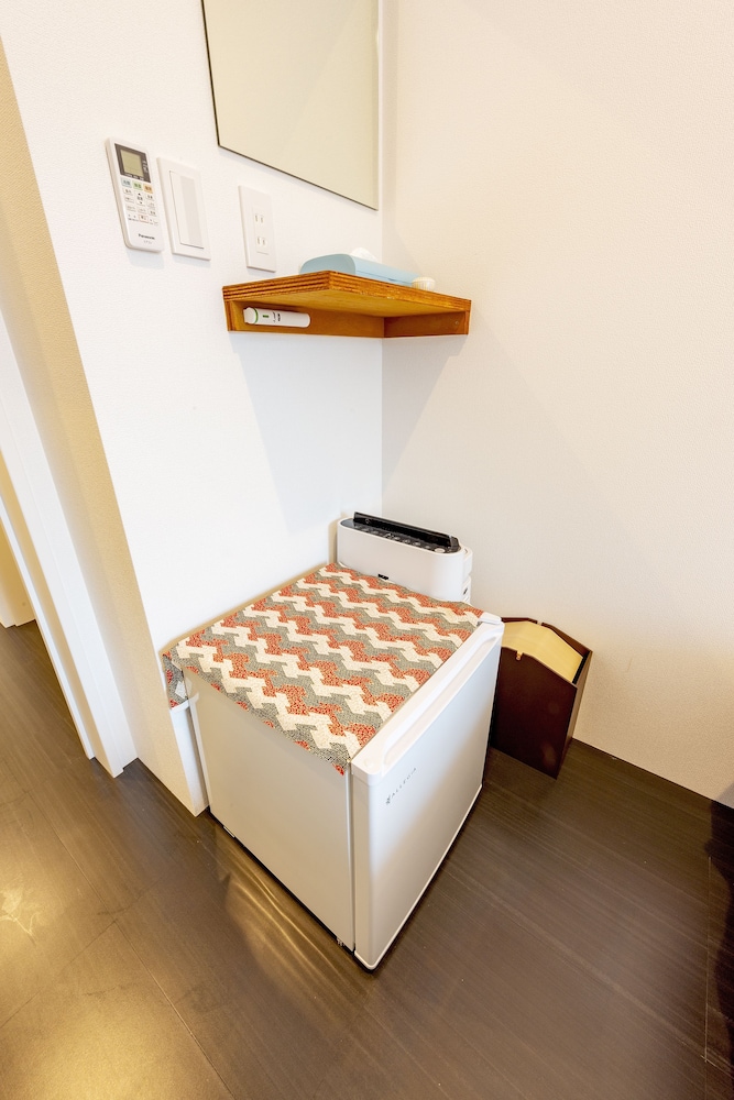 スモール ダブルルーム 共用バスルーム 客室2 | plat hostel keikyu asakusa karin