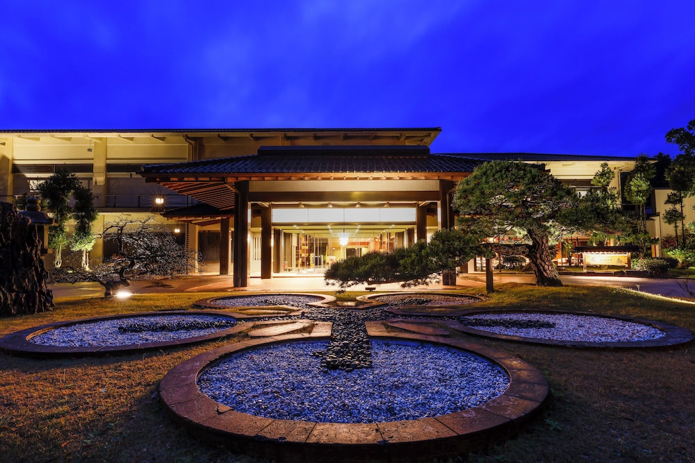 別邸 [奏] 2階デラックス和洋室 禁煙 | 山代温泉みやびの宿 加賀百万石