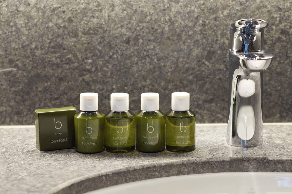 ヘリテージ ビューバス キング (クラブラウンジ利用なし・ヘリテージ特典なし) ジュニアスイート 60平米 客室の設備とサービス0 | The Okura Tokyo (オークラ東京)