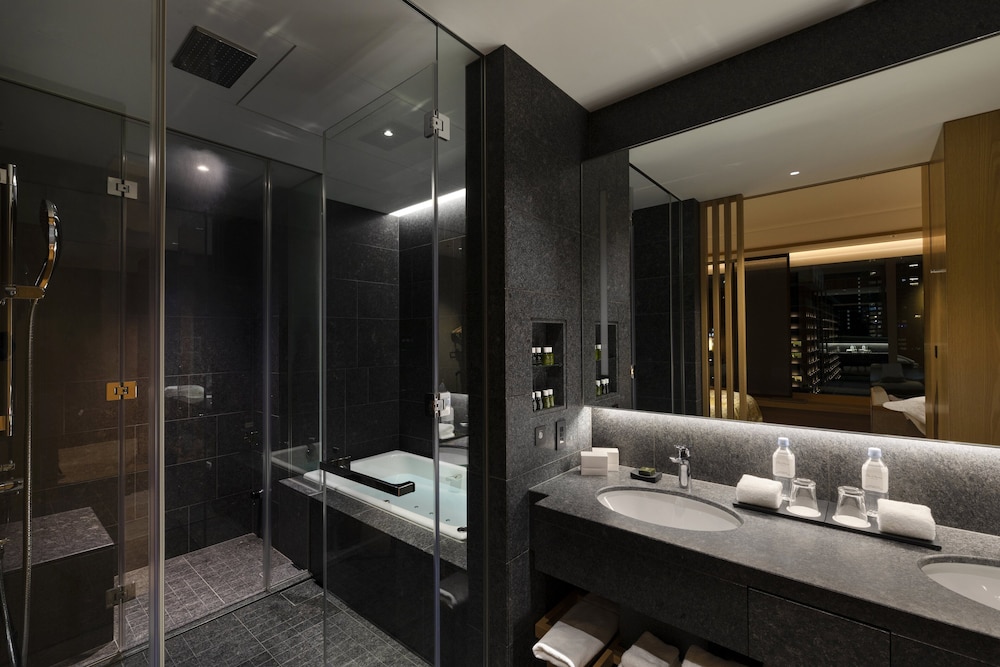 ヘリテージ ツイン (朝食・クラブラウンジ利用付) ジュニアスイート 60平米 バスルーム0 | The Okura Tokyo (オークラ東京)