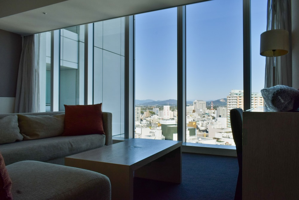 ラグジュアリーキング禁煙 シティ ビュー1 | ホテル アーク リッシュ 豊橋