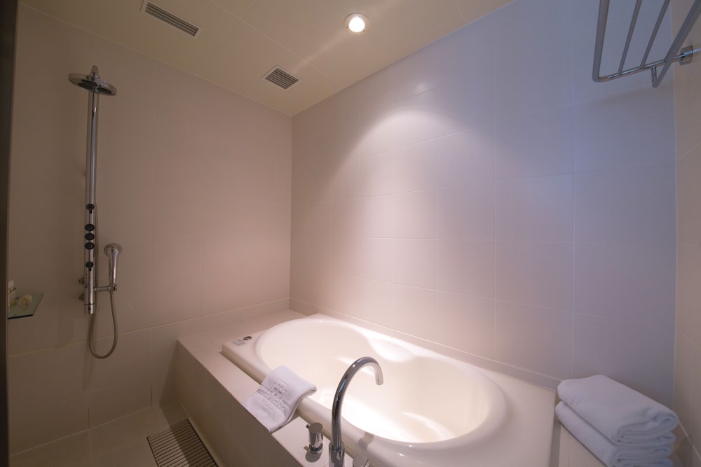 エグゼクティブフロア　デラックスキング禁煙 バスルーム1 | ホテル アーク リッシュ 豊橋