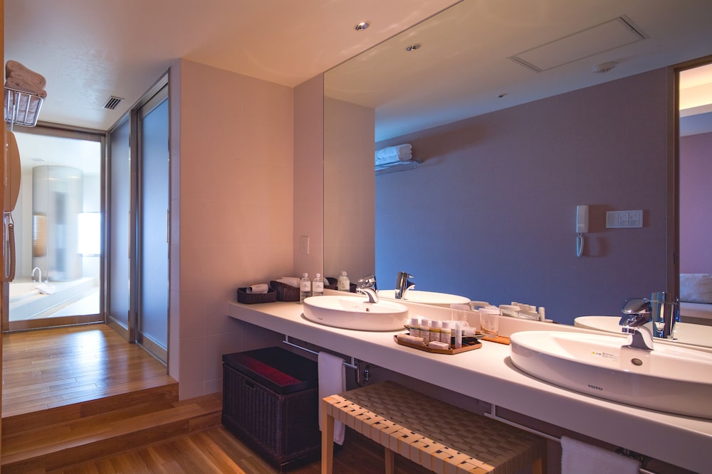 エグゼクティブフロア　ラグジュアリースイート禁煙 バスルームのシンク0 | ホテル アーク リッシュ 豊橋