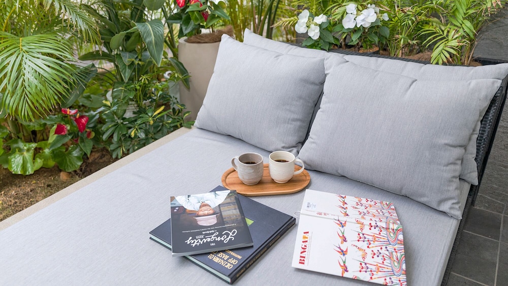 ジュニアスイート50平米 / テラス付 禁煙 客室12 | グランディスタイル 沖縄 読谷 ホテル & リゾート