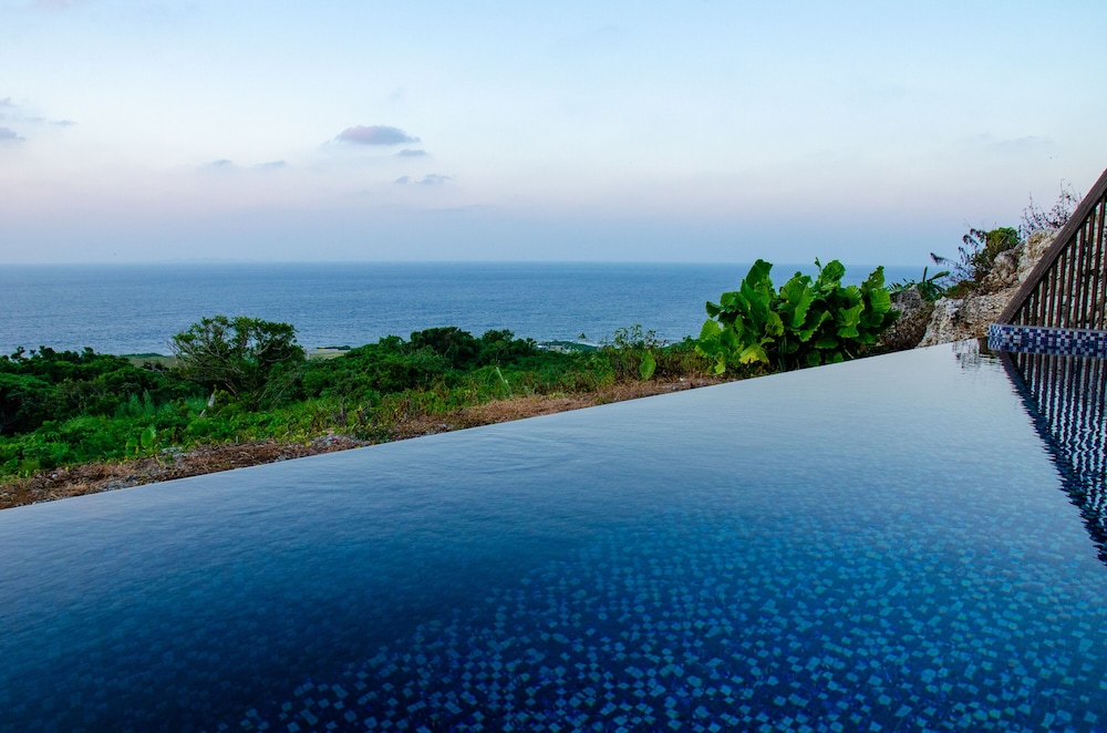 ピース プライベートプール11 | ハナリ・ヴィラ・コウリ