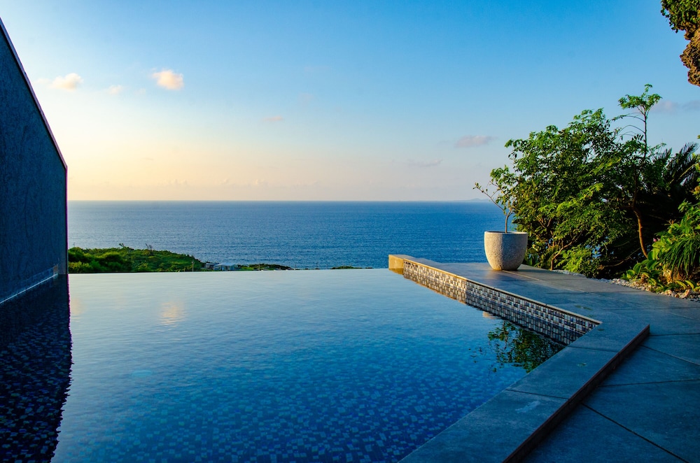 トケイ プライベートプール0 | ハナリ・ヴィラ・コウリ