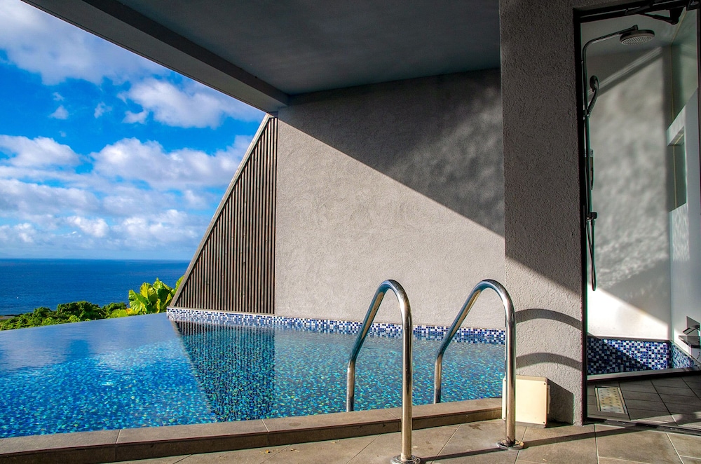 ピース プライベートプール9 | ハナリ・ヴィラ・コウリ