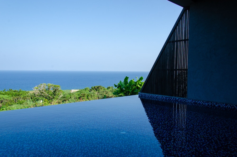 ピース プライベートプール10 | ハナリ・ヴィラ・コウリ